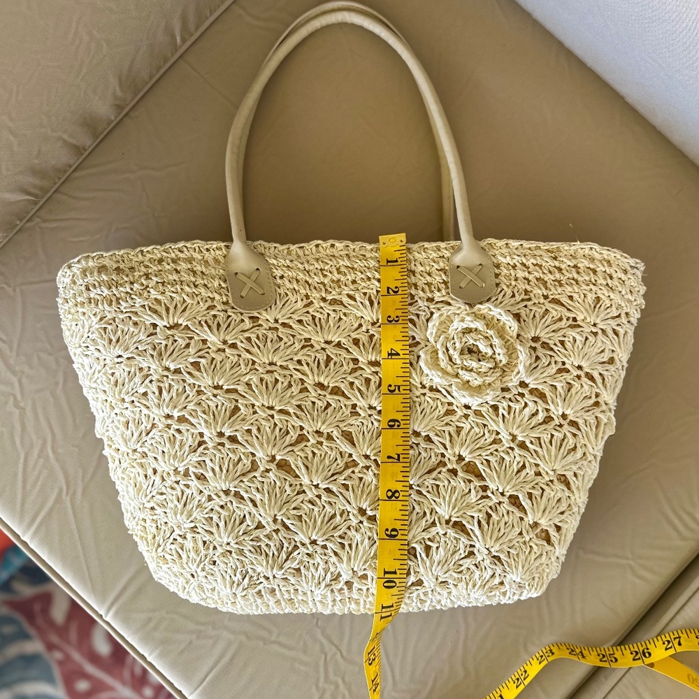 Fashion One, Shell-Crochet Straw Beach Bag/ Tote - Picture 7 of 8